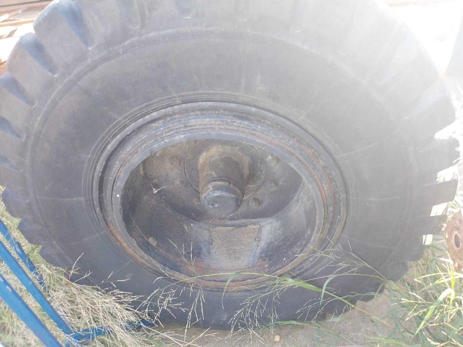 Cauciucuri autogreder  6 buc cu janta la ele fara pierdere de aer