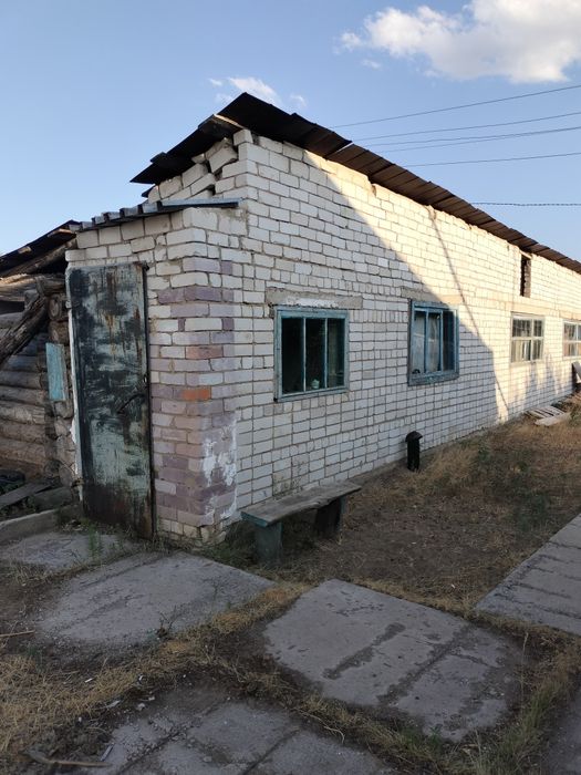 Продам пол дома . с.Жиланды