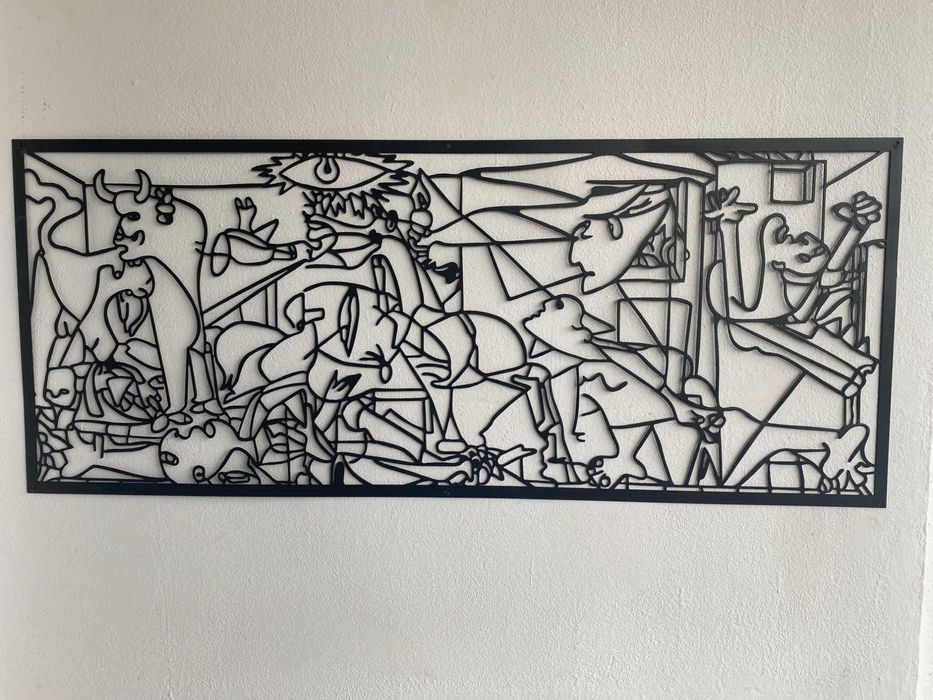 "Герника" на Пикасо - метално стенно пано