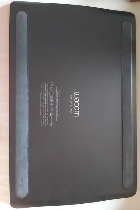 Tableta Wacom Intuos Pro, mărime M