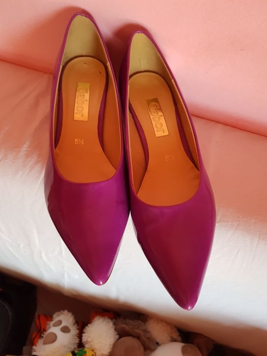 Vand pantofi Gabor,Marko tozi etc la 30 lei perechea.