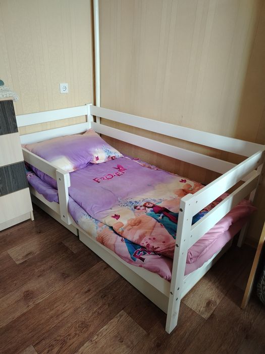 Продам кровать детскую