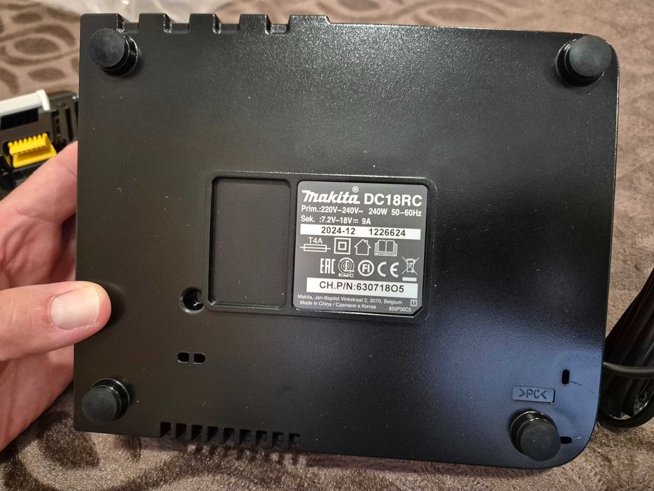 Комплект Макита 2бр. оригинални батерии 6Ah Makita BL1860B и оригинално бързо зарядно DC18RC LXT 18V Makita