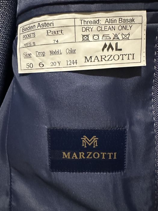 Костюм (тройка).