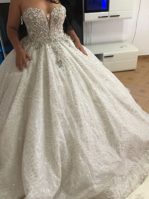 Vând rochie de mireasa stil printesa