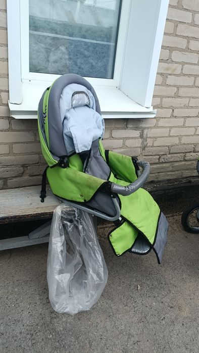 Коляска б/у в хорошем состоянии