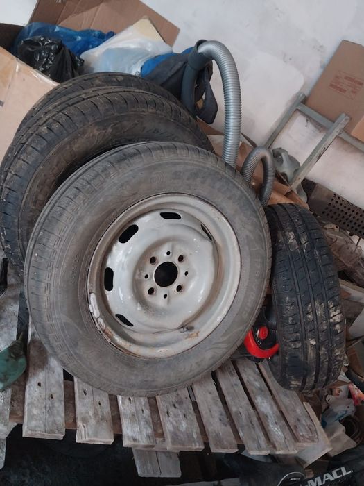 Продам 4 покрышки