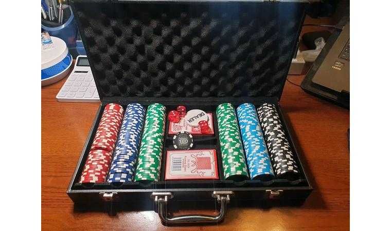 Набор для игры в покер С НОМИНАЛОМ