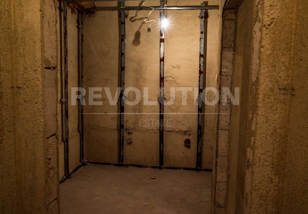 Продава се Офис в Варна, Гръцка махала - 213 кв.м за 1403 €/кв.м - Снимка #10