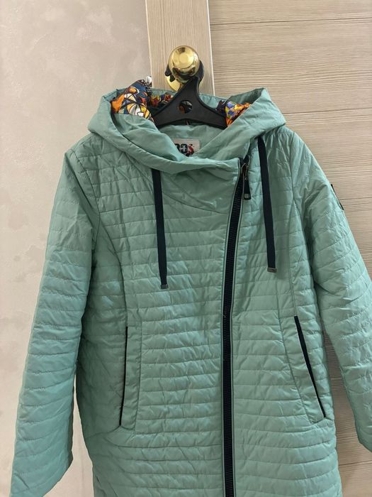 Продам осенюю куртку