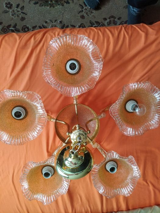 Люстра шестиламповая