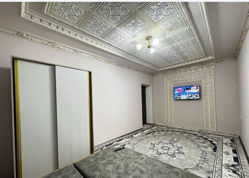 ШАХАР МАРКАЗИДА 1 хонали квартира сотувда