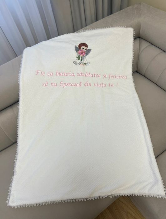 Brodez  pe tricouri, hanorace, fețe de pernă, lenjerii etc