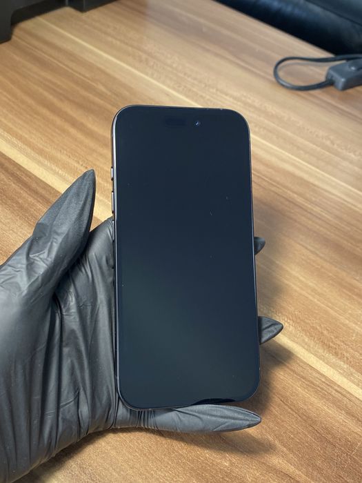 iPhone 16 • 128 GB • Black