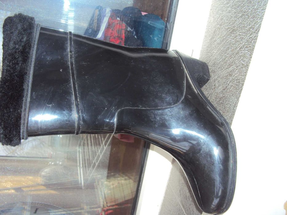 Резиновые сапоги. (37 размер.)