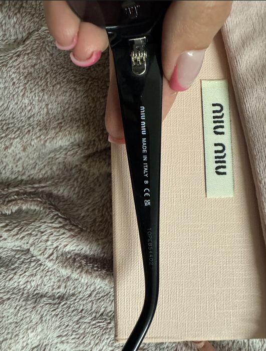 Miu miu очила.