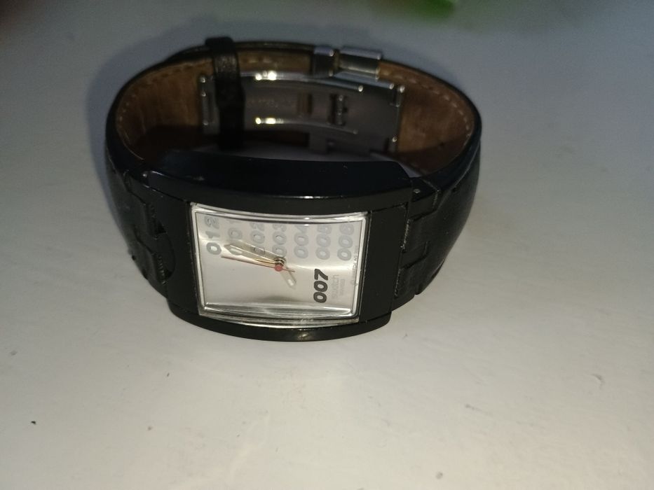 Swatch 007 часы мужские.