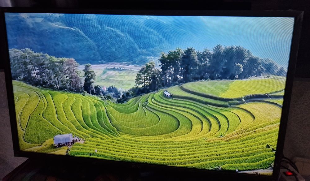 Продается смарт тв KIVI 32" 2k android