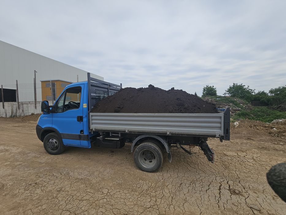 Pământ negru vegetal!