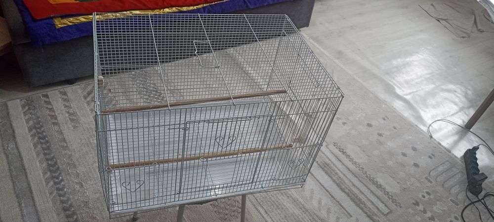 Клетка для попугая большая. Торг.