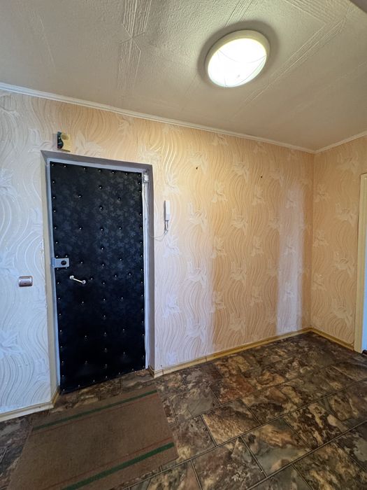 Продаём 2 комн. кв по ул. Гапеева 1