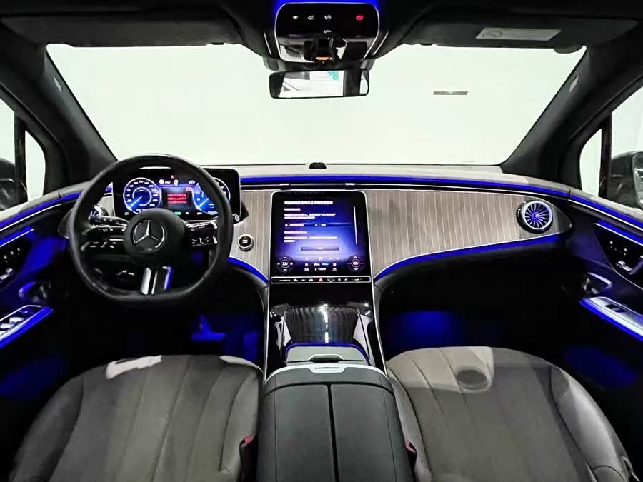 Mercedes EQE500 Luxury