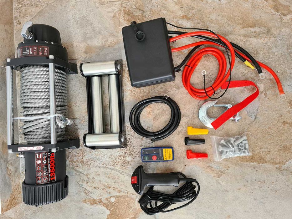 troliu auto electric 12 V cu 2 telecomenzii NOU 13500 LBS