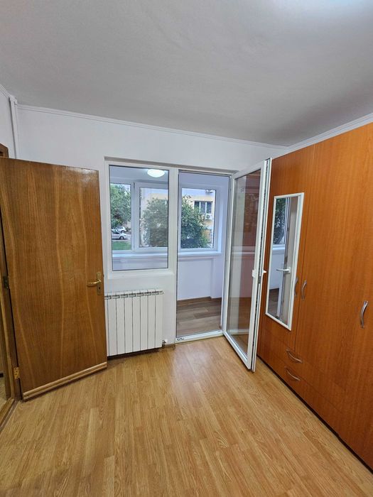 Inchiriez apartament