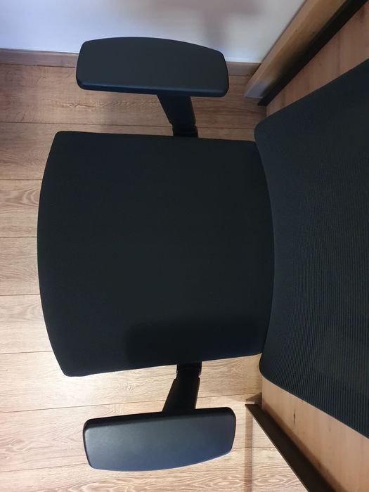 Scaun de birou negru