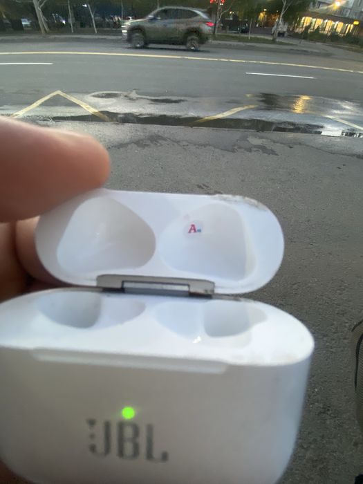 нашел кейс от Эйрподс Airpods