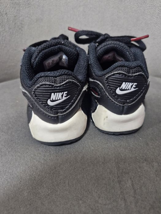 Adidasi Nike mărimea 21