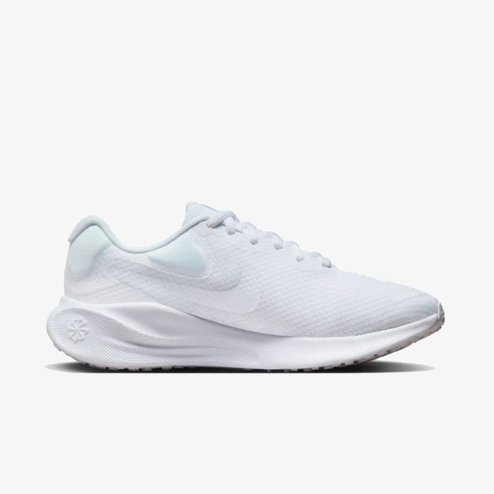 Nike Revolution 7