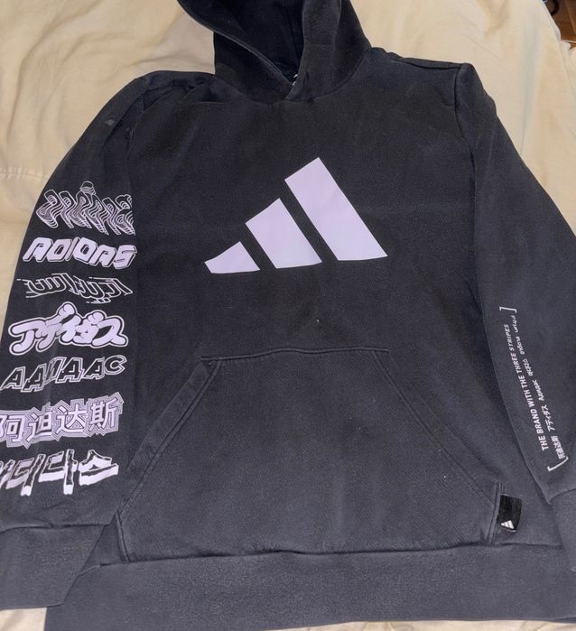 Продавам блузи и суичери