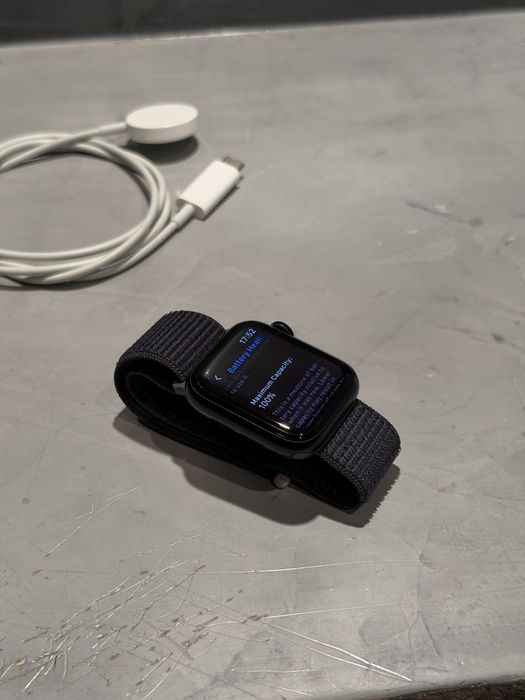 100% батерия! КАТО ЧИСТО НОВ Apple Watch SE 2 gen GPS