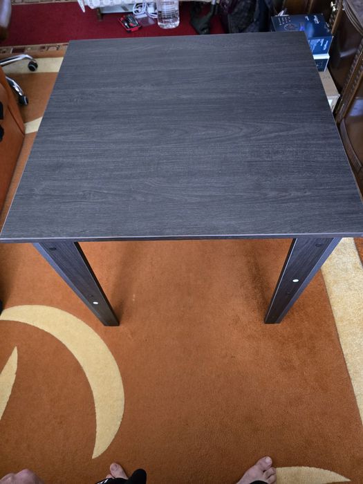 Masă pătrată bucătărie