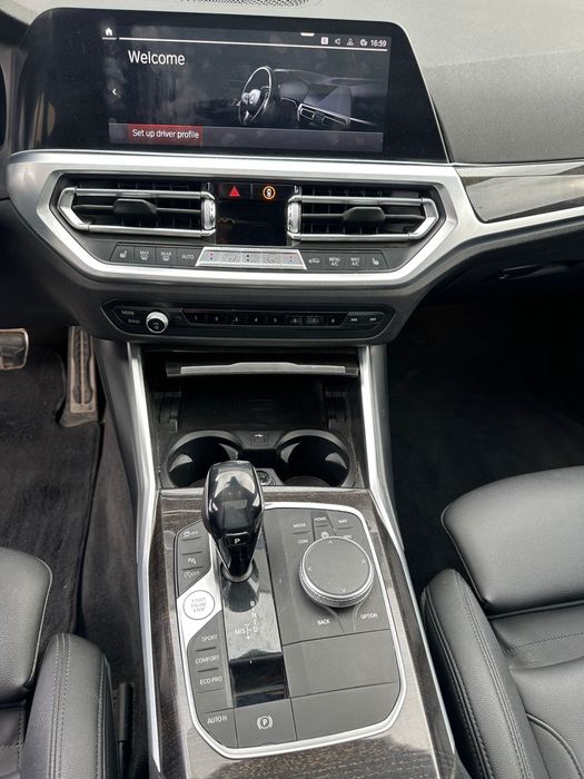 BMW 330 BMW 330i * xDrive * M-Pack