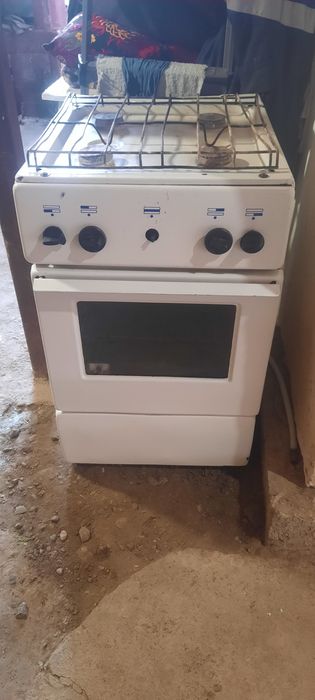 Продаю  газ плиту