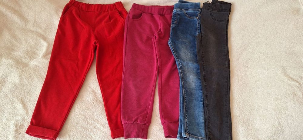 Лот от детски панталони за момиче
