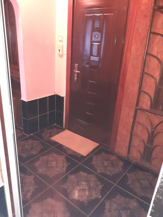 Apartament 2 camere de închiriat Hunedoara zona Teatru