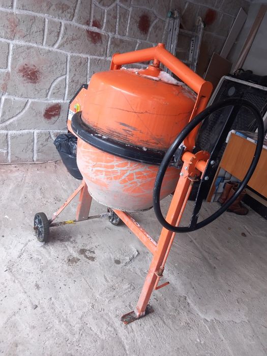 Vind betoniera folosita putin