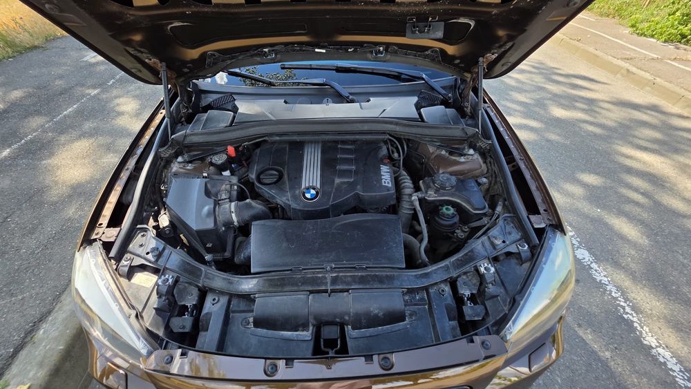 BMW X1 xDrive20d (4x4) | 177CP AUTOMATĂ | MARRAKESH BROWN | Piele crem