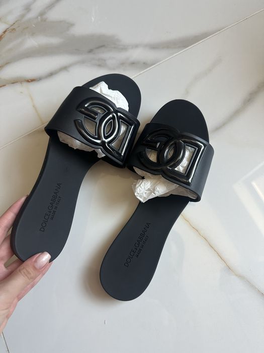 Плажни черни дамски чехли сандали Dolce and Ganbbana,38, 39 и 40 номер
