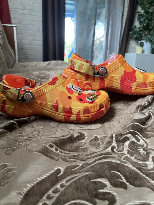 Crocs bape оранжевые