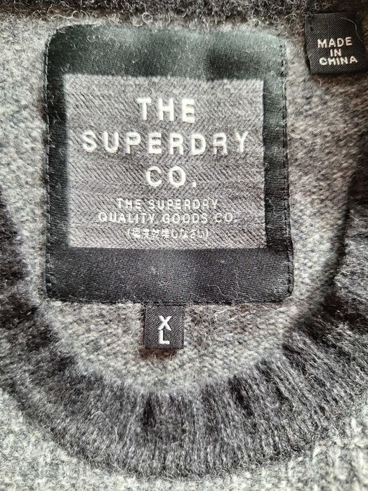 Топъл вълнен пуловер  Superdry.
