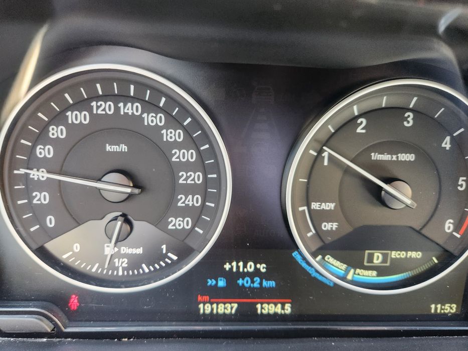 BMW X1 ,190 CP Heads-up