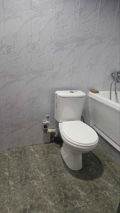 1 / 4 / 4 комнат. Кирпичный Дом. Общижитие 19м2. Ор-р. Такачи