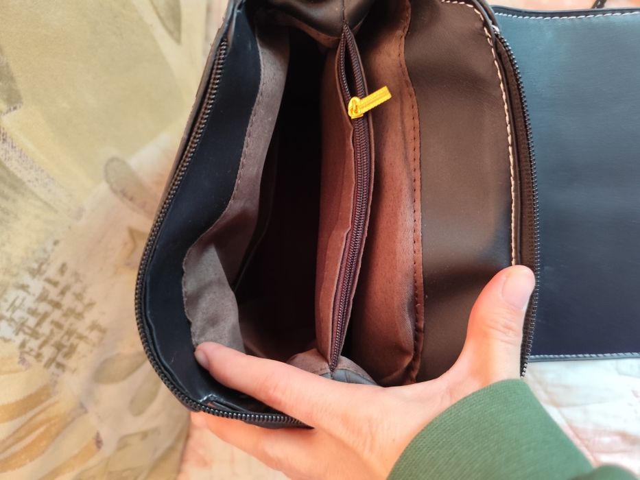 Дамска    раничка