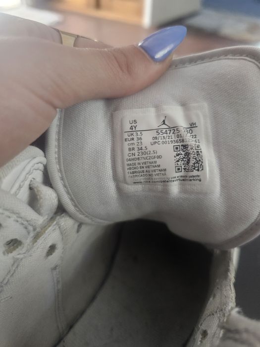 Vând adidași Nike Jordan