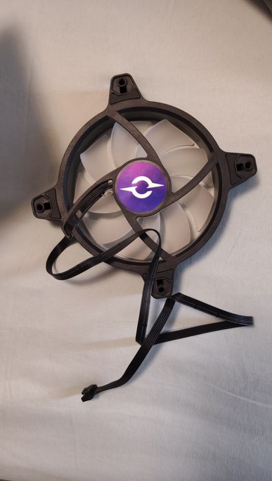 Vând GTX 1050 2GB și 6 Ventilatoare Aqiris Libra