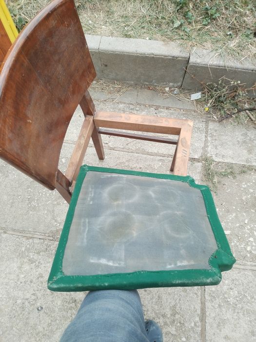 Маса от масивно дърво и столове